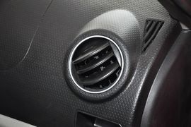 2012款吉利英伦SC3