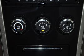 2012款吉利英伦SC3