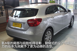 2013款奔驰新A180实拍图解