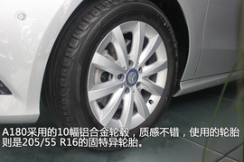 2013款奔驰新A180实拍图解
