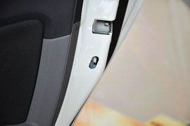 2013款长安铃木雨燕1.5L手动标准型