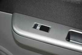 2013款长安铃木雨燕1.5L手动标准型