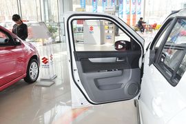 2013款长安铃木雨燕1.5L手动标准型