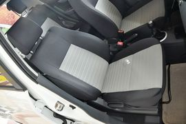 2013款长安铃木雨燕1.5L手动标准型