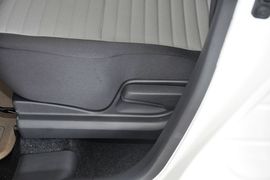 2013款长安铃木雨燕1.5L手动标准型