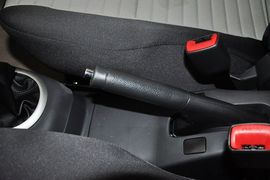 2013款长安铃木雨燕1.5L手动标准型
