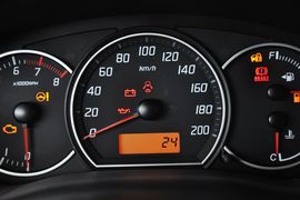 2013款长安铃木雨燕1.5L手动标准型