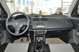 2013款长安铃木雨燕1.5L手动标准型