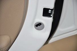 2013款起亚索兰托2.4GDI五座至尊版