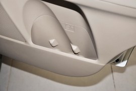2013款起亚索兰托2.4GDI五座至尊版
