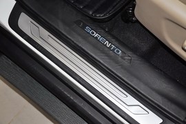 2013款起亚索兰托2.4GDI五座至尊版