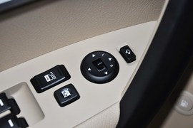 2013款起亚索兰托2.4GDI五座至尊版