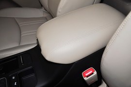 2013款起亚索兰托2.4GDI五座至尊版