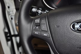 2013款起亚索兰托2.4GDI五座至尊版