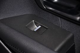 2013款路虎揽胜极光2.0T
