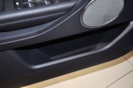 2013款路虎揽胜极光2.0T