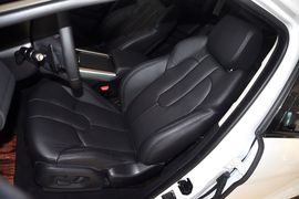 2013款路虎揽胜极光2.0T