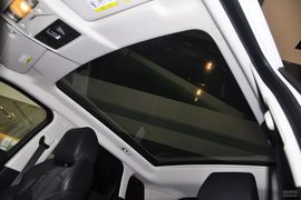 2013款路虎揽胜极光2.0T