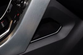 2013款路虎揽胜极光2.0T