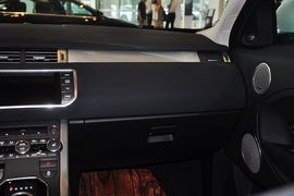 2013款路虎揽胜极光2.0T