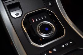 2013款路虎揽胜极光2.0T
