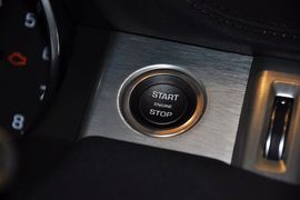 2013款路虎揽胜极光2.0T
