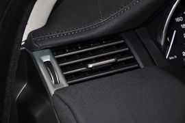 2013款路虎揽胜极光2.0T