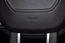2013款路虎揽胜极光2.0T