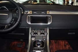 2013款路虎揽胜极光2.0T
