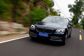 2013款宝马740Li