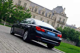 2013款宝马740Li