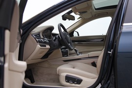 2013款宝马740Li