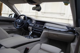 2013款宝马740Li