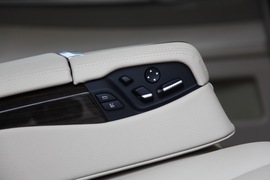 2013款宝马740Li