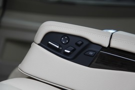 2013款宝马740Li