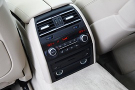 2013款宝马740Li