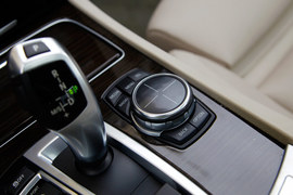 2013款宝马740Li