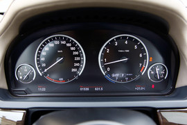 2013款宝马740Li