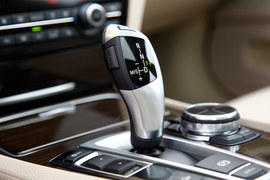 2013款宝马740Li