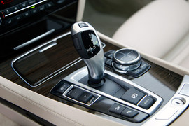 2013款宝马740Li
