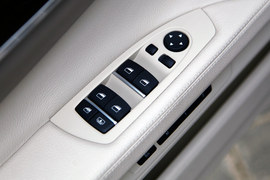 2013款宝马740Li