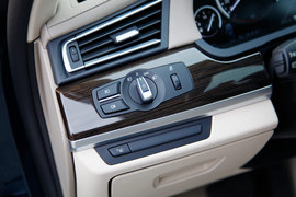 2013款宝马740Li