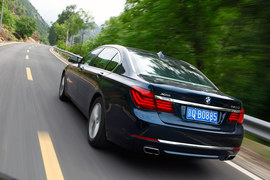 2013款宝马740Li