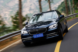 2013款宝马740Li