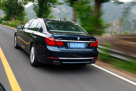 2013款宝马740Li