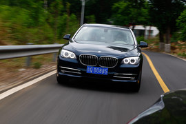 2013款宝马740Li