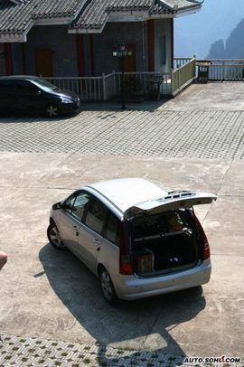 搜狐广西试驾景逸1.8T外观