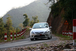 搜狐广西试驾景逸1.8T外观