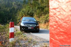 搜狐广西试驾景逸1.8T外观