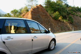 搜狐广西试驾景逸1.8T外观